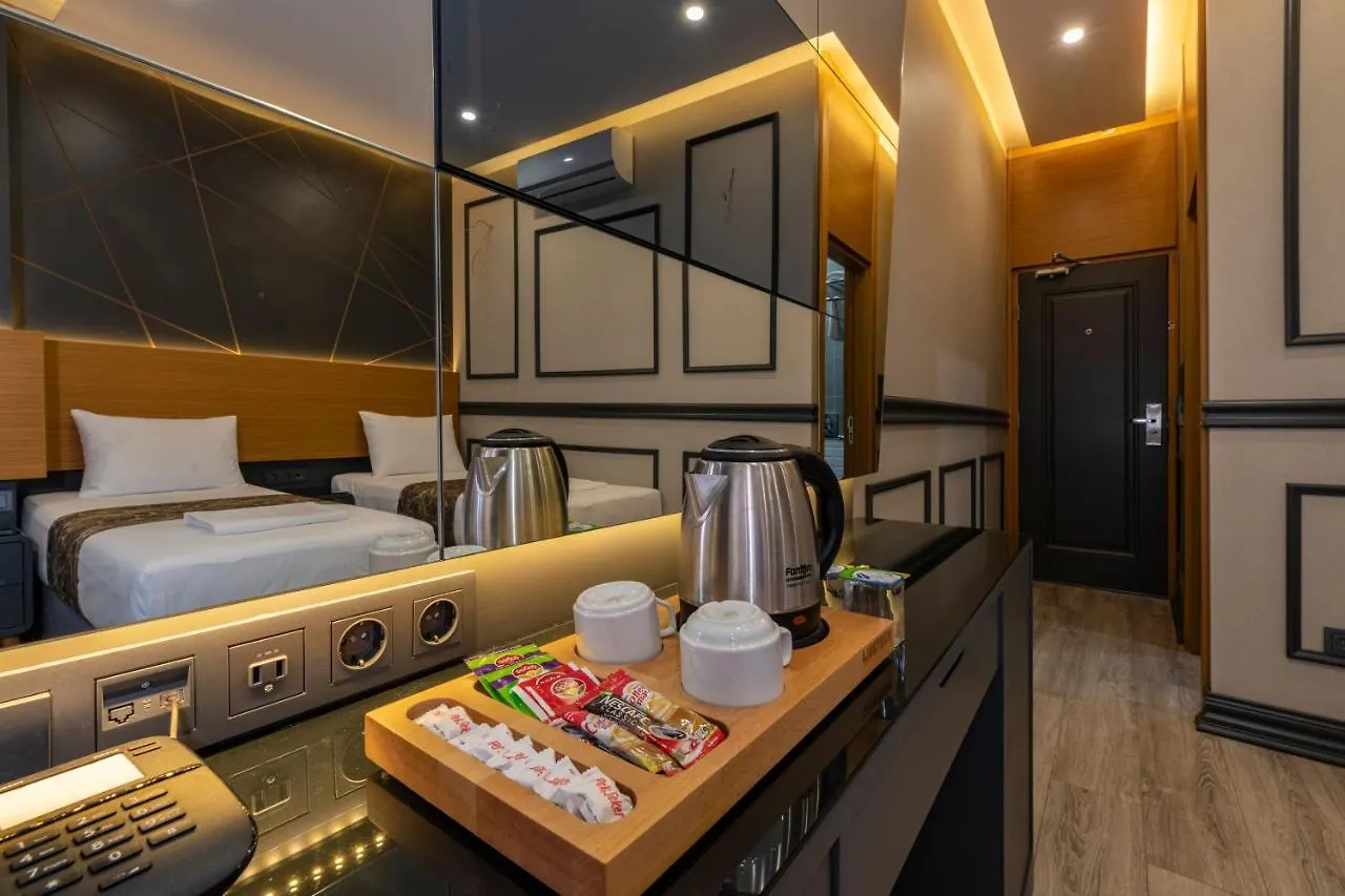 Confores Hotel Istanbul 3*,